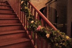 Noces-guirlande-escalier-